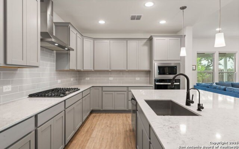 204 White Barn, Boerne, TX 78006, 5 Bedrooms Bedrooms, ,5 BathroomsBathrooms,Residential,For Sale,204 White Barn,1885341