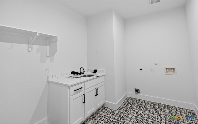 137 W Granitecastle Drive, Granite Shoals, TX 78654, 3 Bedrooms Bedrooms, ,2 BathroomsBathrooms,Residential,For Sale,137 W Granitecastle Drive,587045