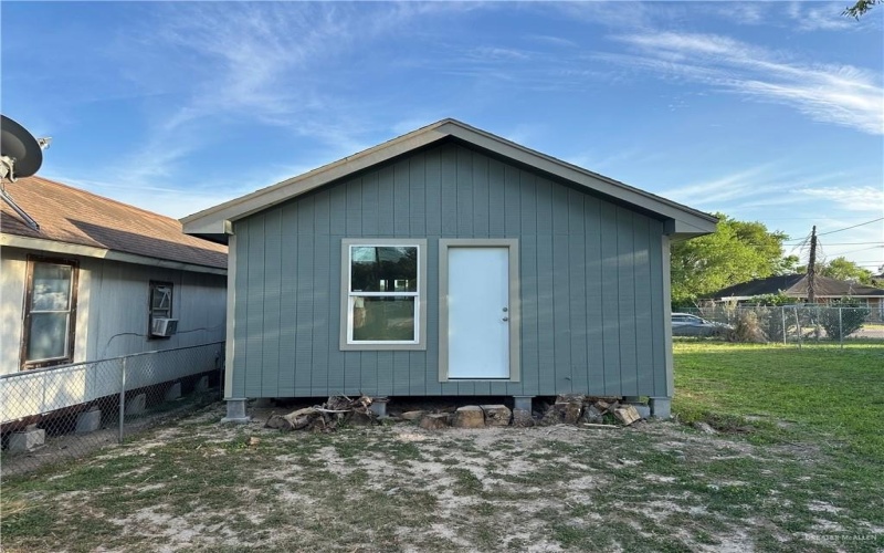 415 W Pablo Layton Street, Elsa, TX 78543, 2 Habitaciones Habitaciones , ,1 BañoBaños,Residential,En Venta,415 W Pablo Layton Street,476285