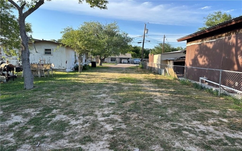 415 W Pablo Layton Street, Elsa, TX 78543, 2 Habitaciones Habitaciones , ,1 BañoBaños,Residential,En Venta,415 W Pablo Layton Street,476285
