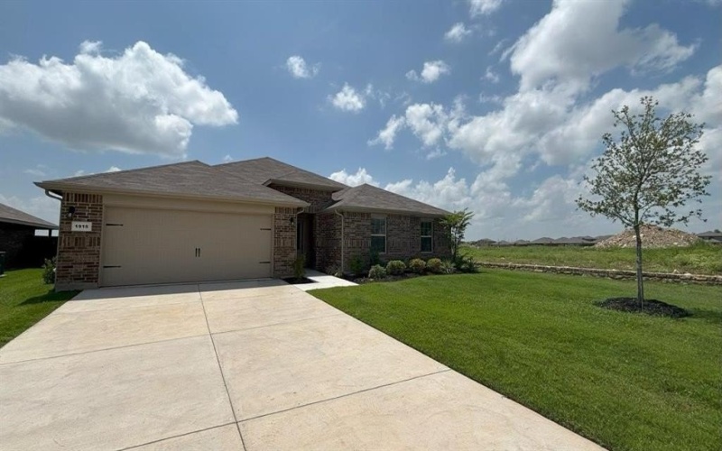1915 HERITAGE Court, Cleburne, TX 76033, 5 Habitaciones Habitaciones , ,3 BañosBaños,Residential,En Venta,1915 HERITAGE Court,0,21005352