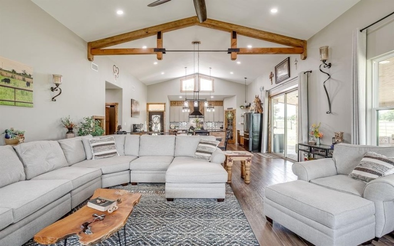 208 Private Road 107, Blum, TX 76627, 2 Bedrooms Bedrooms, ,2 BathroomsBathrooms,Residential,For Sale,208 Private Road 107,21002342