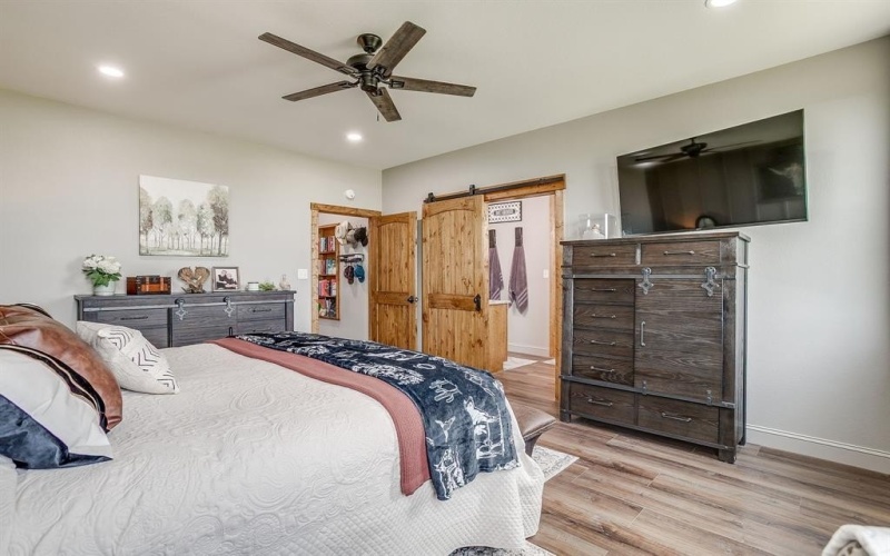 208 Private Road 107, Blum, TX 76627, 2 Bedrooms Bedrooms, ,2 BathroomsBathrooms,Residential,For Sale,208 Private Road 107,21002342