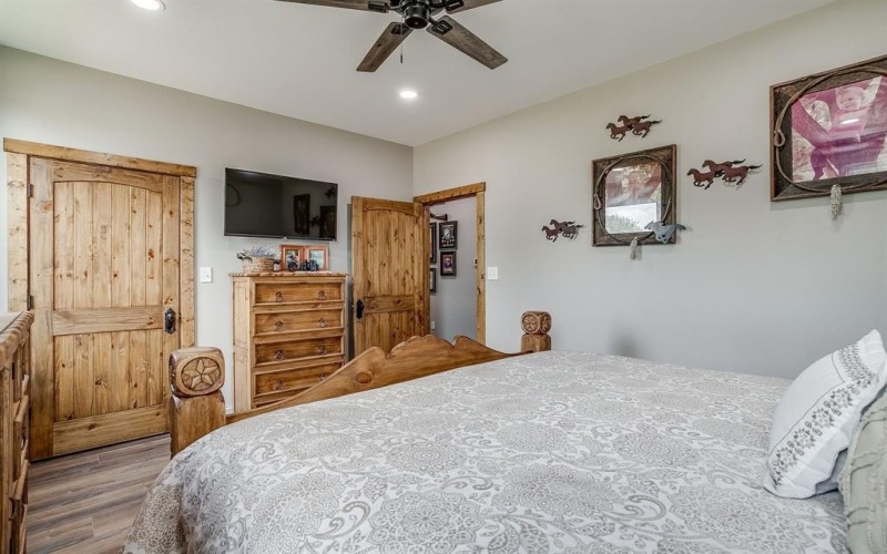 208 Private Road 107, Blum, TX 76627, 2 Bedrooms Bedrooms, ,2 BathroomsBathrooms,Residential,For Sale,208 Private Road 107,21002342