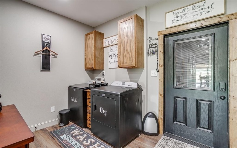 208 Private Road 107, Blum, TX 76627, 2 Bedrooms Bedrooms, ,2 BathroomsBathrooms,Residential,For Sale,208 Private Road 107,21002342