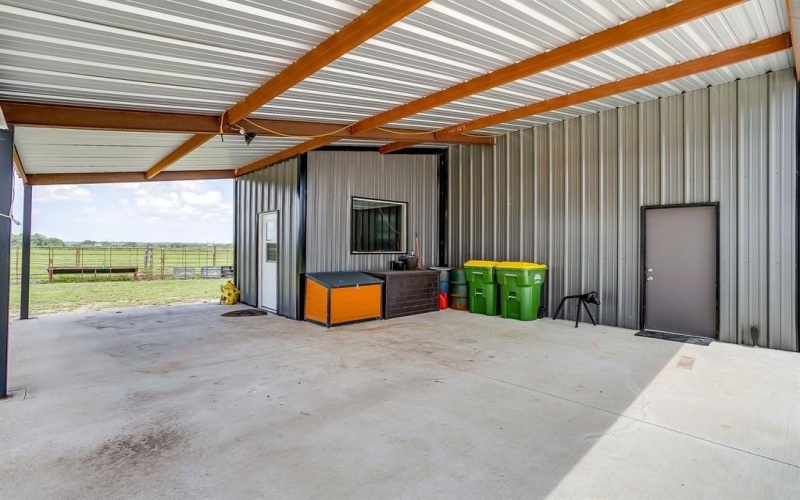 208 Private Road 107, Blum, TX 76627, 2 Bedrooms Bedrooms, ,2 BathroomsBathrooms,Residential,For Sale,208 Private Road 107,21002342