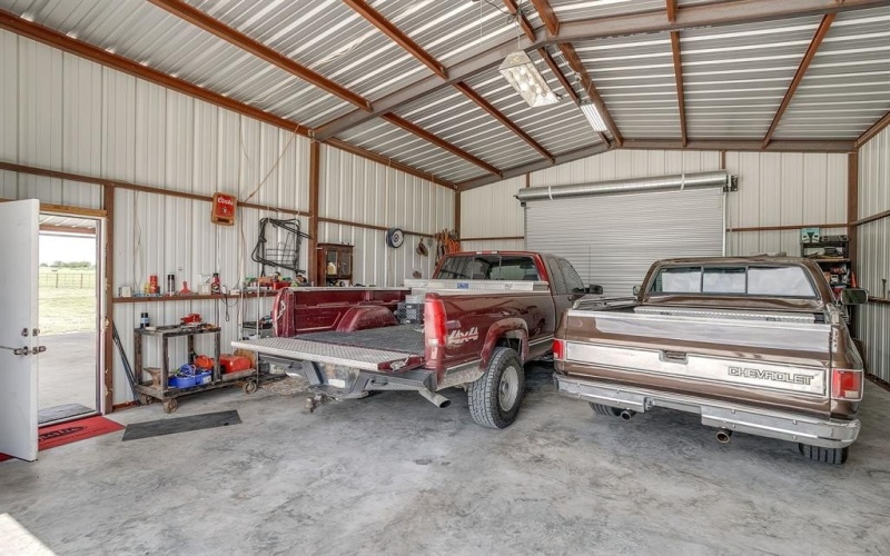 208 Private Road 107, Blum, TX 76627, 2 Bedrooms Bedrooms, ,2 BathroomsBathrooms,Residential,For Sale,208 Private Road 107,21002342