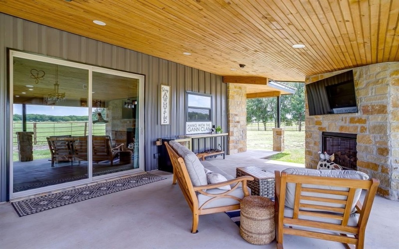 208 Private Road 107, Blum, TX 76627, 2 Bedrooms Bedrooms, ,2 BathroomsBathrooms,Residential,For Sale,208 Private Road 107,21002342