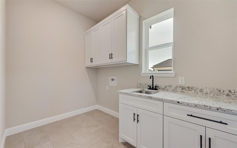 6261 Florence Drive, Midlothian, TX 76065, 5 Habitaciones Habitaciones , ,3 BañosBaños,Residential,En Venta,6261 Florence Drive,0,21003059