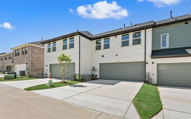1129 Carnation Drive, Crowley, TX 76036, 3 Bedrooms Bedrooms, ,2 BathroomsBathrooms,Residential,For Sale,1129 Carnation Drive,21004257