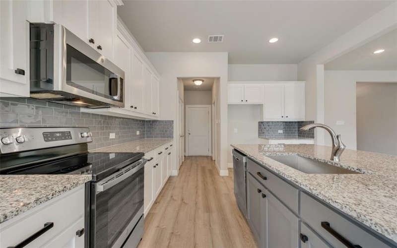 241 Cisco Trail, Forney, TX 75126, 4 Habitaciones Habitaciones , ,2 BañosBaños,Residential,En Venta,241 Cisco Trail,21004384