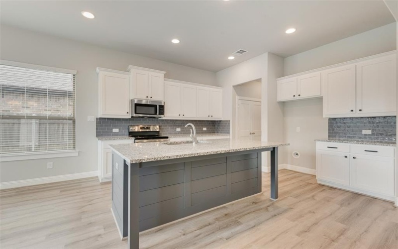 241 Cisco Trail, Forney, TX 75126, 4 Habitaciones Habitaciones , ,2 BañosBaños,Residential,En Venta,241 Cisco Trail,21004384