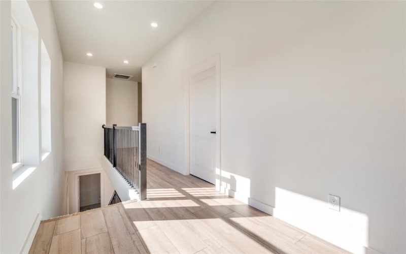 2416 Merlin Street, Dallas, TX 75215, 3 Habitaciones Habitaciones , ,2 BañosBaños,Residential,En Venta,2416 Merlin Street,0,21004670