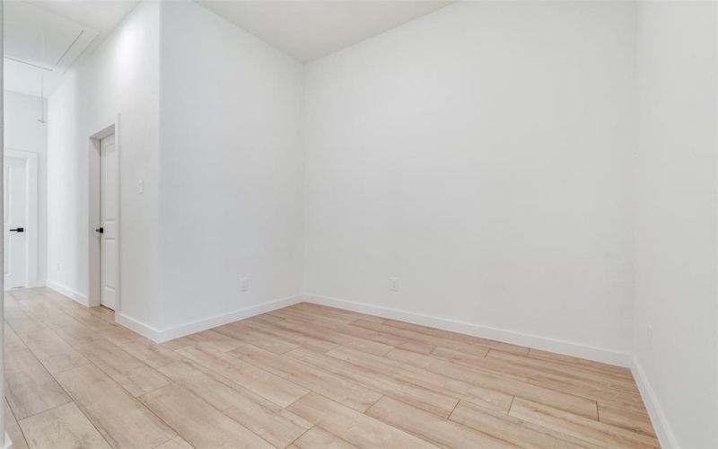 2416 Merlin Street, Dallas, TX 75215, 3 Habitaciones Habitaciones , ,2 BañosBaños,Residential,En Venta,2416 Merlin Street,0,21004670