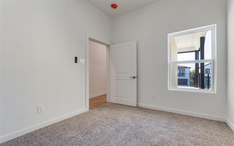 2416 Merlin Street, Dallas, TX 75215, 3 Habitaciones Habitaciones , ,2 BañosBaños,Residential,En Venta,2416 Merlin Street,0,21004670