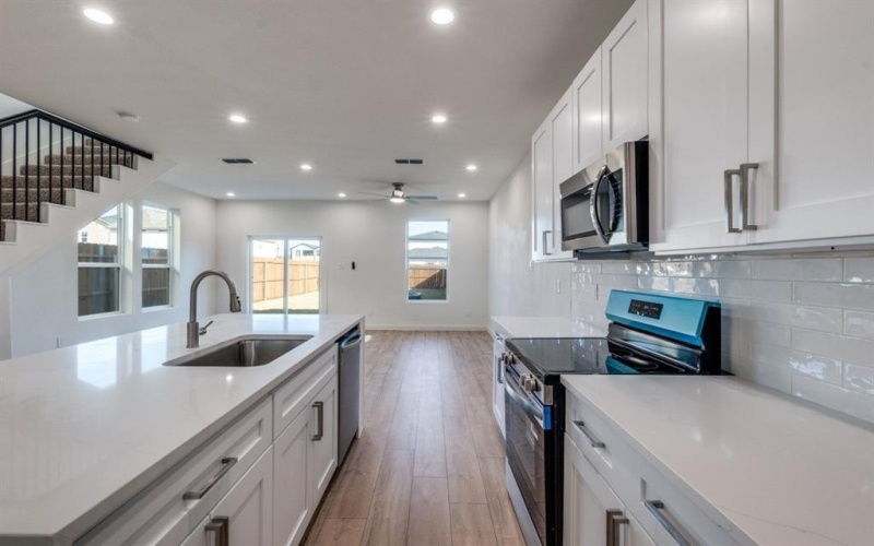 2433 Jeffries Street, Dallas, TX 75215, 3 Bedrooms Bedrooms, ,2 BathroomsBathrooms,Residential,For Sale,2433 Jeffries Street,0,21004702