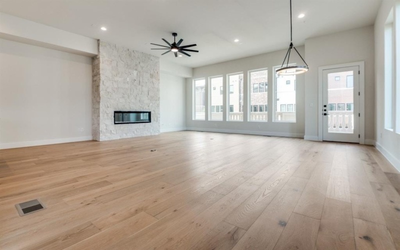 250 E Dallas Road #118, Grapevine, TX 76051, 3 Habitaciones Habitaciones , ,3 BañosBaños,Residential,En Venta,250 E Dallas Road,21004752