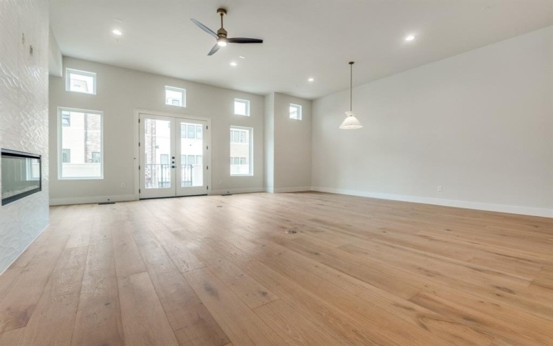 250 E Dallas Road #118, Grapevine, TX 76051, 3 Habitaciones Habitaciones , ,3 BañosBaños,Residential,En Venta,250 E Dallas Road,21004752