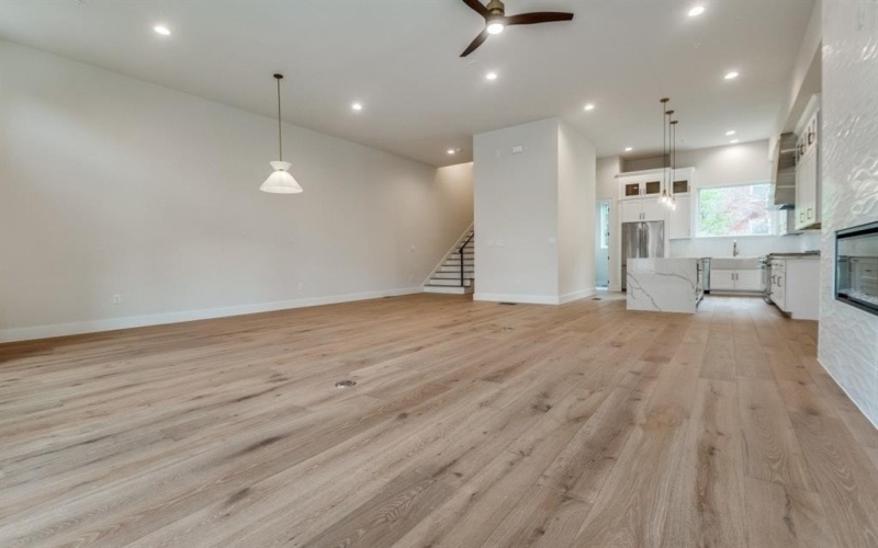 250 E Dallas Road #118, Grapevine, TX 76051, 3 Habitaciones Habitaciones , ,3 BañosBaños,Residential,En Venta,250 E Dallas Road,21004752