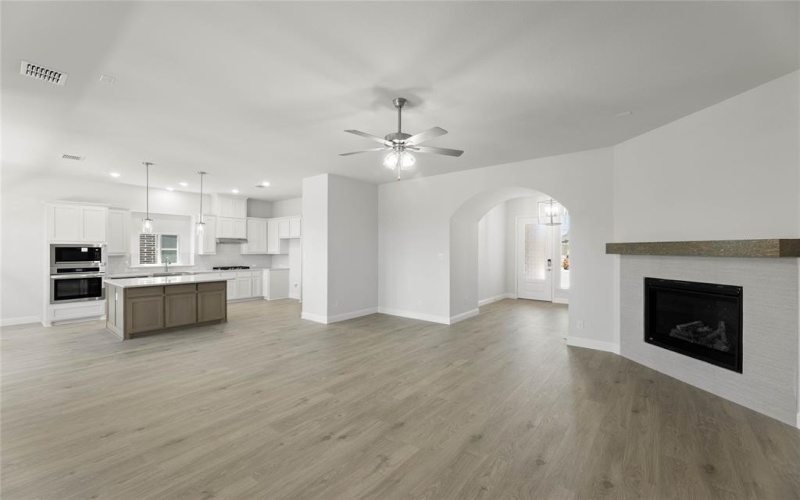 1017 Moss Grove Trail, Justin, TX 76247, 3 Habitaciones Habitaciones , ,2 BañosBaños,Residential,En Venta,1017 Moss Grove Trail,0,21004809