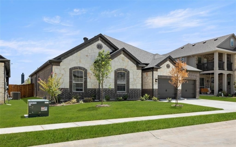 1019 Moss Grove Trail, Justin, TX 76247, 3 Bedrooms Bedrooms, ,2 BathroomsBathrooms,Residential,For Sale,1019 Moss Grove Trail,0,21004871