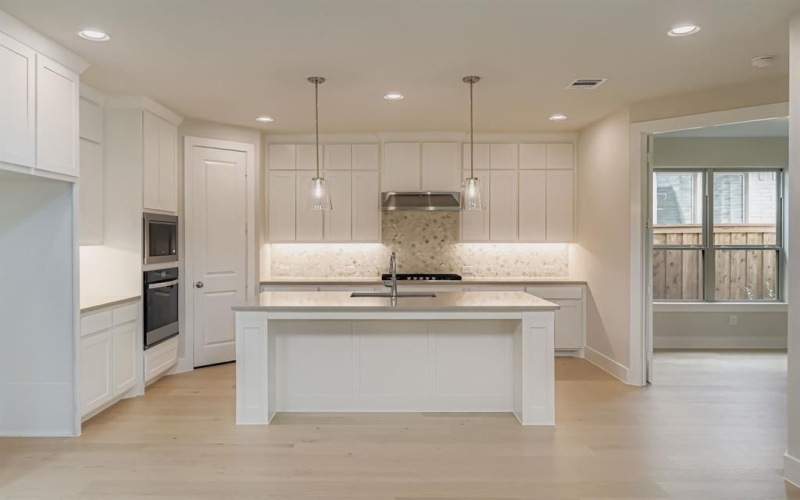 8520 Bankside, The Colony, TX 75056, 4 Bedrooms Bedrooms, ,3 BathroomsBathrooms,Residential,For Sale,8520 Bankside,0,21005057