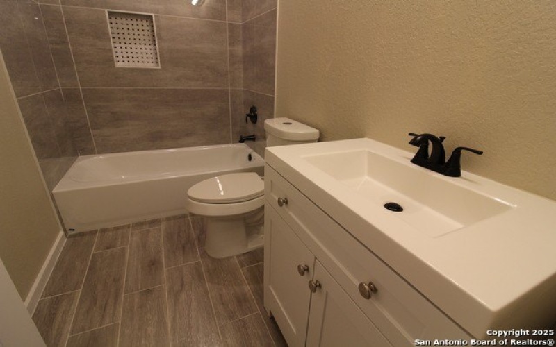 138 c, San Antonio, TX 78207, 3 Bedrooms Bedrooms, ,2 BathroomsBathrooms,Residential,For Sale,138 c,1885378