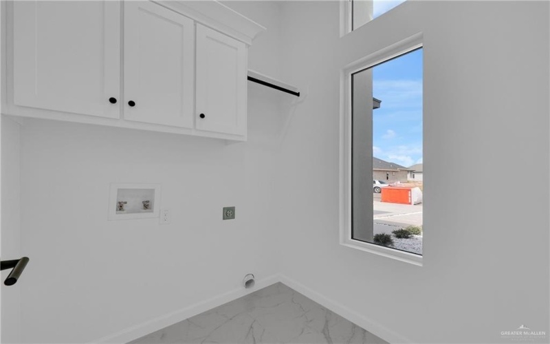 5809 N Playa Del Sol Street, Edinburg, TX 78542, 3 Bedrooms Bedrooms, ,2 BathroomsBathrooms,Residential,For Sale,5809 N Playa Del Sol Street,0,476415