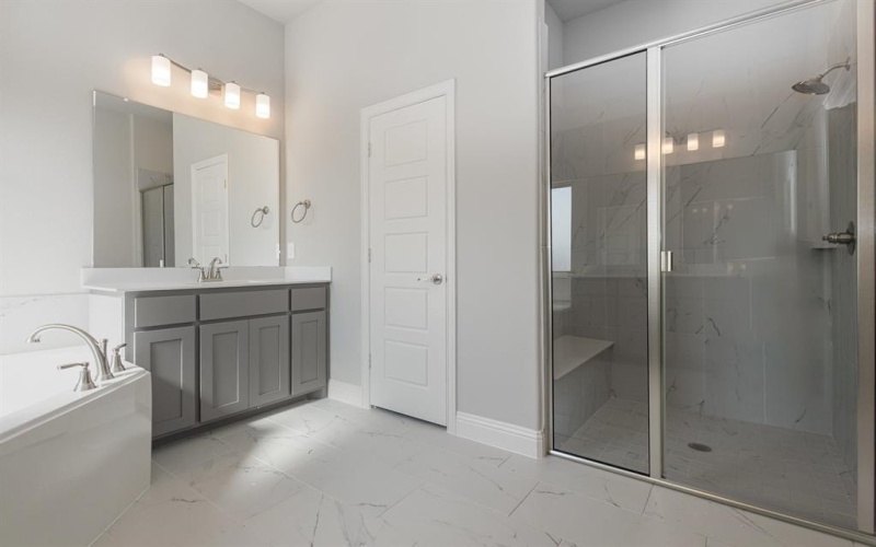 260 Crystal Lake Lane, Red Oak, TX 75154, 4 Habitaciones Habitaciones , ,3 BañosBaños,Residential,En Venta,260 Crystal Lake Lane,20859055