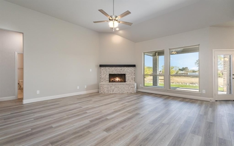 260 Crystal Lake Lane, Red Oak, TX 75154, 4 Habitaciones Habitaciones , ,3 BañosBaños,Residential,En Venta,260 Crystal Lake Lane,20859055