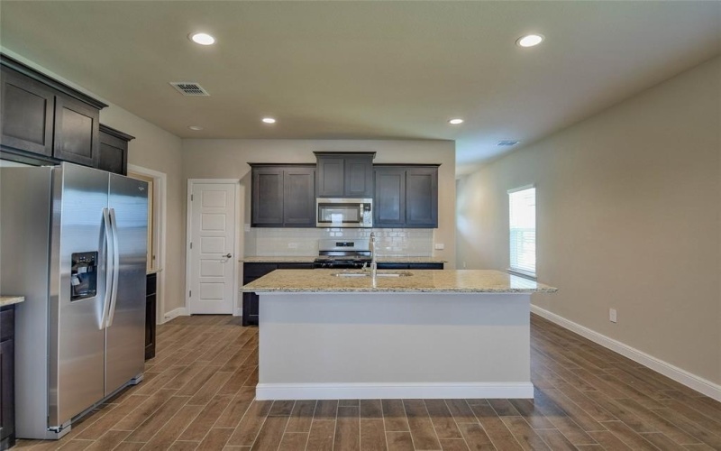 676 Capstone Circle, Granbury, TX 76048, 4 Bedrooms Bedrooms, ,2 BathroomsBathrooms,Residential,For Sale,676 Capstone Circle,21005008