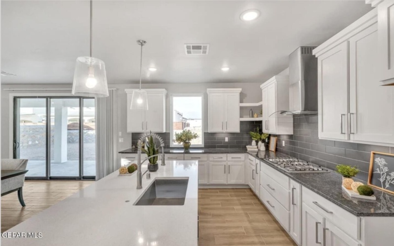 208 Emerald Rock, El Paso, TX 79928, 5 Bedrooms Bedrooms, ,3 BathroomsBathrooms,Residential,For Sale,208 Emerald Rock,904770