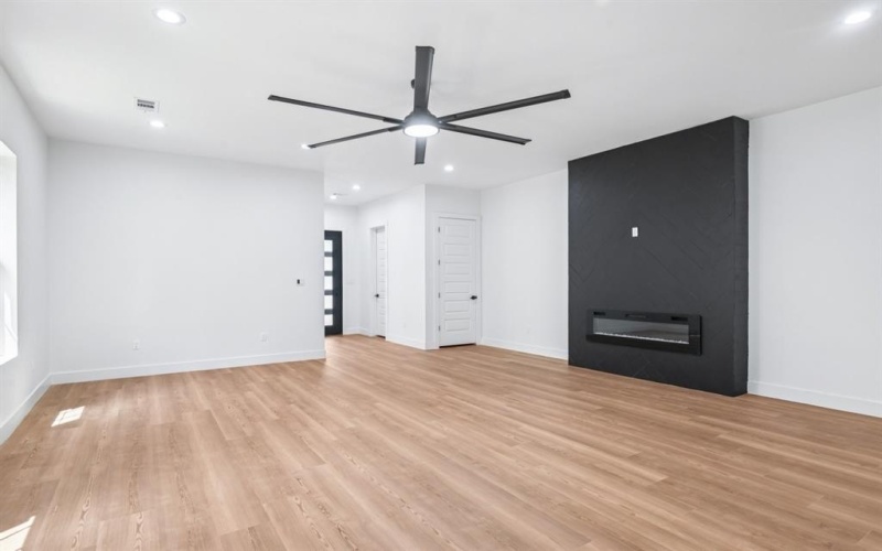 2936 Henry Road, Lancaster, TX 75134, 3 Habitaciones Habitaciones , ,3 BañosBaños,Residential,En Venta,2936 Henry Road,21006087