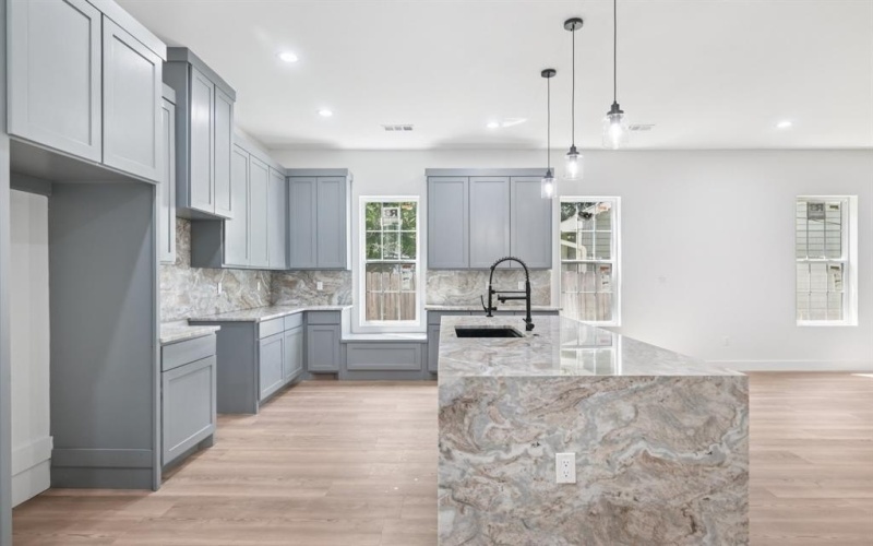 2936 Henry Road, Lancaster, TX 75134, 3 Habitaciones Habitaciones , ,3 BañosBaños,Residential,En Venta,2936 Henry Road,21006087