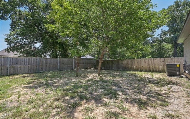 2936 Henry Road, Lancaster, TX 75134, 3 Habitaciones Habitaciones , ,3 BañosBaños,Residential,En Venta,2936 Henry Road,21006087