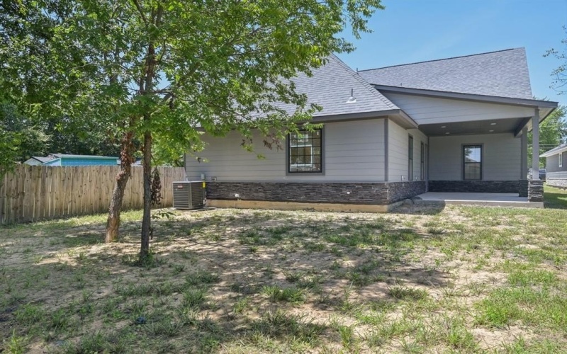 2936 Henry Road, Lancaster, TX 75134, 3 Habitaciones Habitaciones , ,3 BañosBaños,Residential,En Venta,2936 Henry Road,21006087