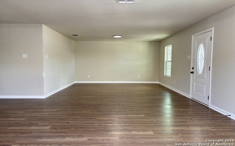 702 E 5th, Nixon, TX 78140, 3 Bedrooms Bedrooms, ,2 BathroomsBathrooms,Residential,For Sale,702 E 5th,1885574