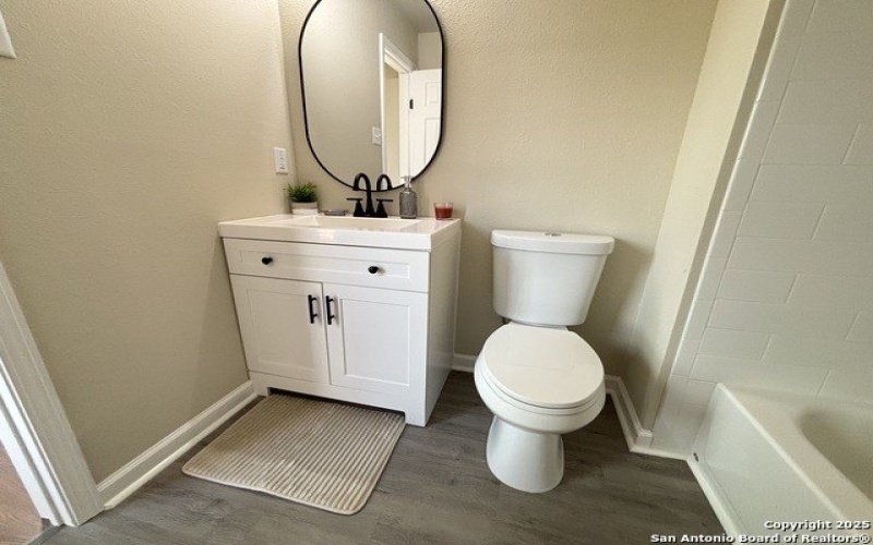 702 E 5th, Nixon, TX 78140, 3 Bedrooms Bedrooms, ,2 BathroomsBathrooms,Residential,For Sale,702 E 5th,1885574