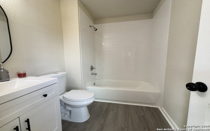 702 E 5th, Nixon, TX 78140, 3 Bedrooms Bedrooms, ,2 BathroomsBathrooms,Residential,For Sale,702 E 5th,1885574