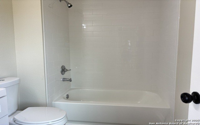 702 E 5th, Nixon, TX 78140, 3 Bedrooms Bedrooms, ,2 BathroomsBathrooms,Residential,For Sale,702 E 5th,1885574