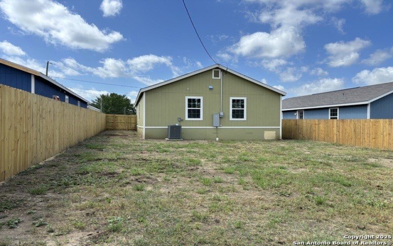 702 E 5th, Nixon, TX 78140, 3 Bedrooms Bedrooms, ,2 BathroomsBathrooms,Residential,For Sale,702 E 5th,1885574
