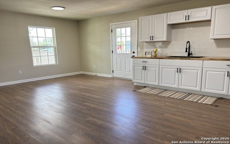 702 E 5th, Nixon, TX 78140, 3 Bedrooms Bedrooms, ,2 BathroomsBathrooms,Residential,For Sale,702 E 5th,1885574