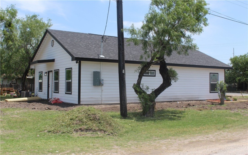 112 S VASQUEZ, Orange Grove, TX 78372, 3 Habitaciones Habitaciones , ,2 BañosBaños,Residential,En Venta,112 S VASQUEZ,458576