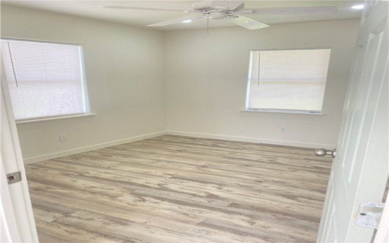 101 N Julian unit: 1 #1, San Diego, TX 78384, 2 Bedrooms Bedrooms, ,1 BathroomBathrooms,Residential,For Sale,101 N Julian unit: 1,462262