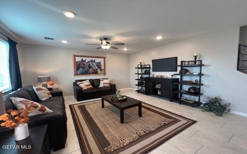 5816 Dalhart Drive, El Paso, TX 79924, 4 Habitaciones Habitaciones , ,1 BañoBaños,Residential,En Venta,5816 Dalhart Drive,0,926814