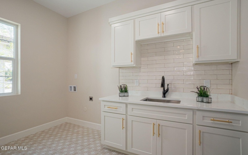 6402 CADENCE RIVER Drive, El Paso, TX 79932, 5 Habitaciones Habitaciones , ,1 BañoBaños,Residential,En Venta,6402 CADENCE RIVER Drive,926815