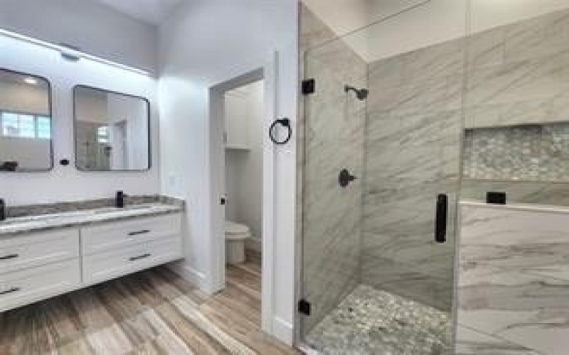 2121 S Edgewood Terrace, Fort Worth, TX 76105, 4 Bedrooms Bedrooms, ,2 BathroomsBathrooms,Residential,For Sale,2121 S Edgewood Terrace,21004505