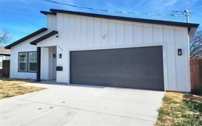 2121 S Edgewood Terrace, Fort Worth, TX 76105, 4 Bedrooms Bedrooms, ,2 BathroomsBathrooms,Residential,For Sale,2121 S Edgewood Terrace,21004505
