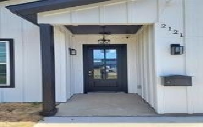 2121 S Edgewood Terrace, Fort Worth, TX 76105, 4 Bedrooms Bedrooms, ,2 BathroomsBathrooms,Residential,For Sale,2121 S Edgewood Terrace,21004505