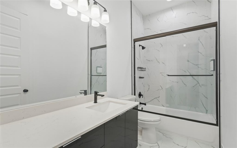 4314 Roseland Avenue #106, Dallas, TX 75204, 3 Bedrooms Bedrooms, ,2 BathroomsBathrooms,Residential,For Sale,4314 Roseland Avenue,0,21006346